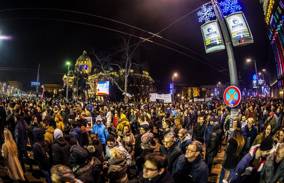 Protestai prieš Serbijos prezidentą išplito po visą šalį