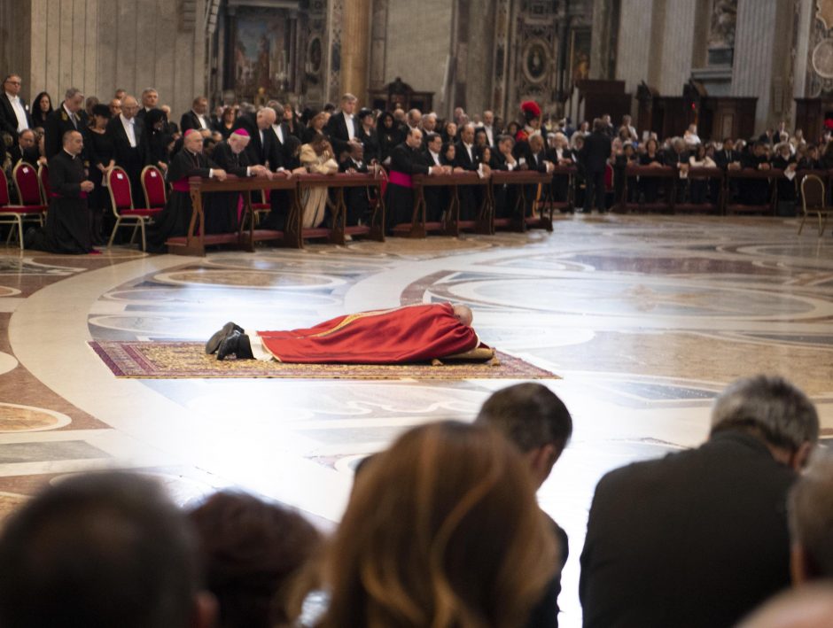 Popiežius dalyvavo Didžiojo penktadienio liturgijoje