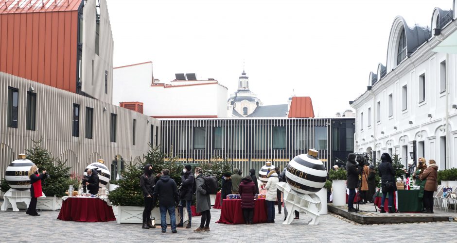 Vilniuje atidaryta virtuali labdaros Kalėdų mugė