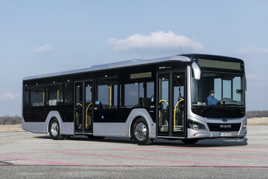 Kauno gatvėmis riedės 100 naujų hibridinių autobusų