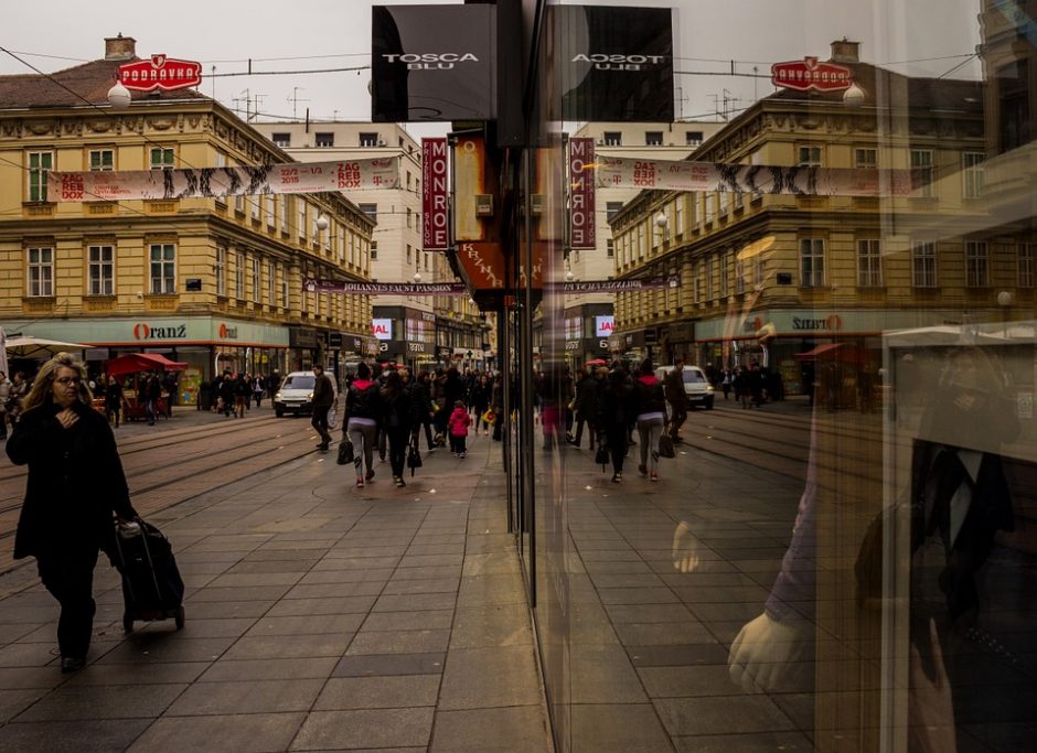 Plakatai Zagrebe sukėlė audrą dėl seksizmo