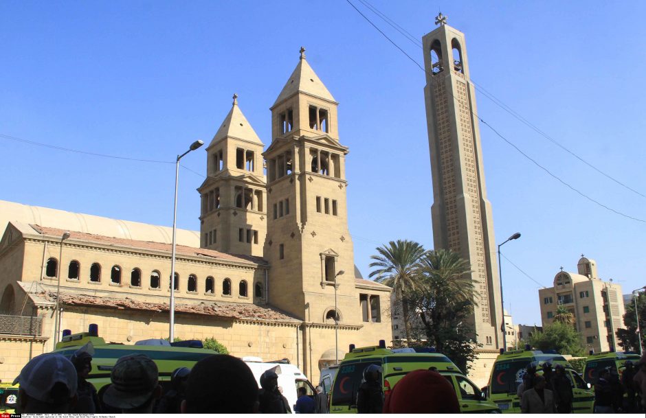 „Islamo valstybė“ prisiėmė atsakomybę už išpuolį Kairo bažnyčioje