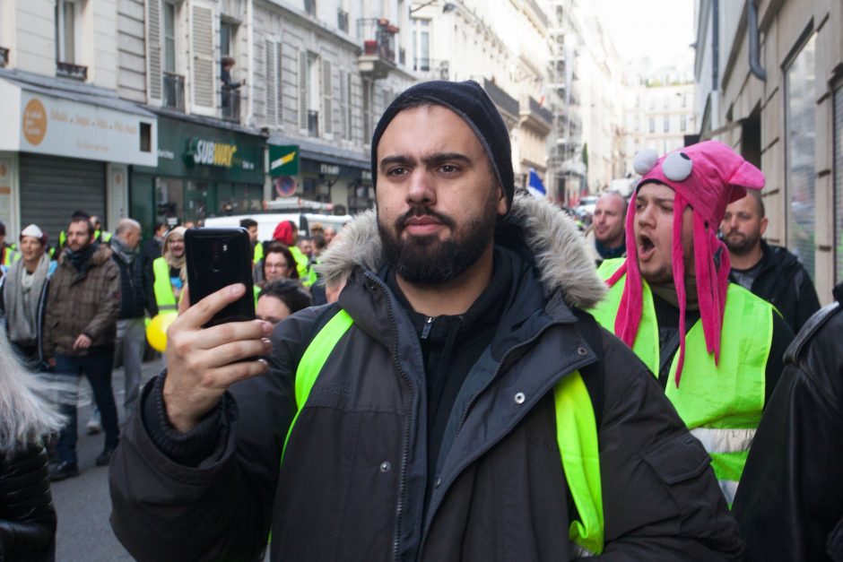 Paryžiuje areštuotas „geltonųjų liemenių“ lyderis