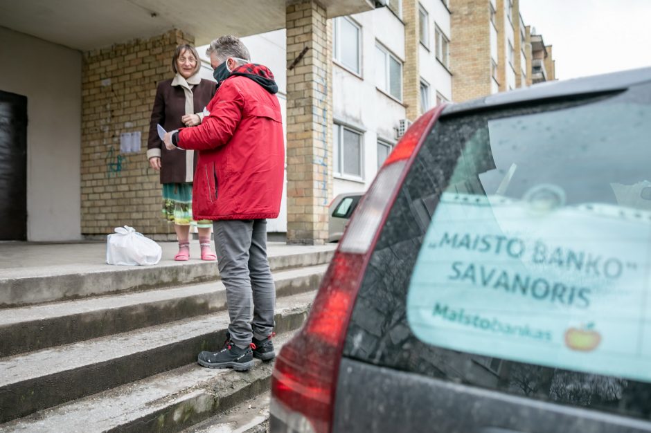 Vilniuje per karantiną vienišiems senjorams savanoriai pristatys maisto