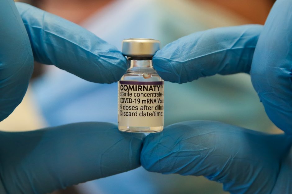 Lietuva ketina Uzbekistanui perduoti 607 tūkst. adaptuotos vakcinos nuo koronaviruso dozių