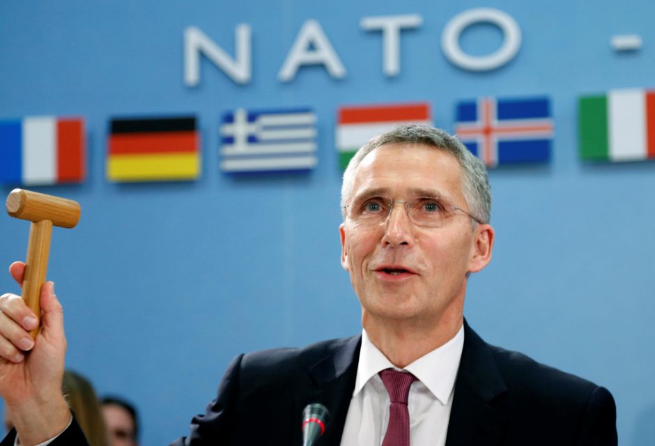 J. Stoltenbergas apie NATO batalionus: matau pažangą