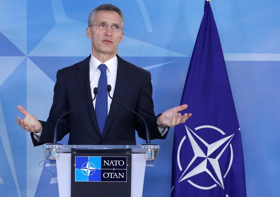 NATO perspėja apie baisaus smurto grėsmę Ukrainoje