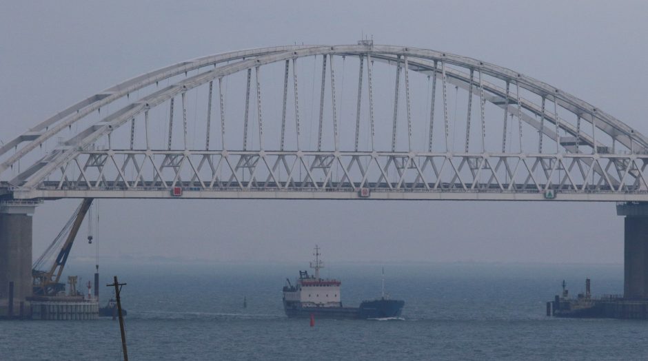 Ukraina pateikė skundą EŽTT dėl Rusijos sulaikytų 24 jūreivių