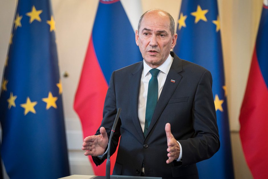 Slovėnijos premjeru paskirtas prieš migraciją pasisakančios partijos lyderis