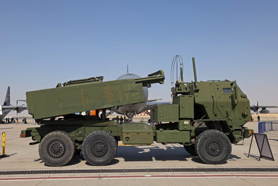 JAV žiniasklaida: rusai švaisto brangias raketas bombarduodami HIMARS muliažus