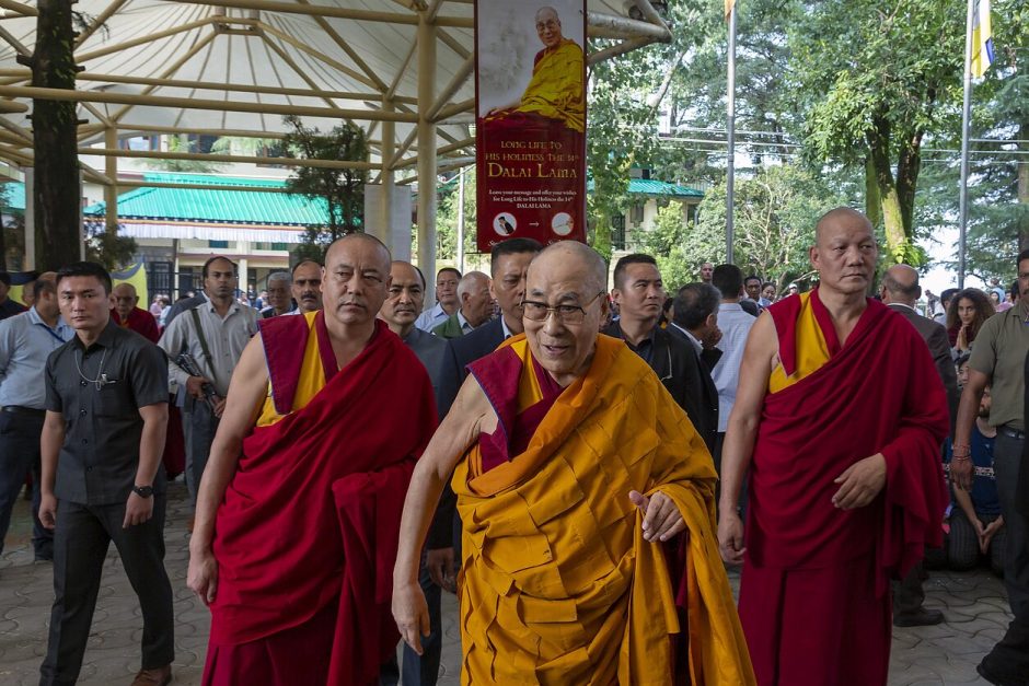 JAV leido skelbti sankcijas Kinijos pareigūnams dėl kišimosi į Dalai Lamos parinkimą