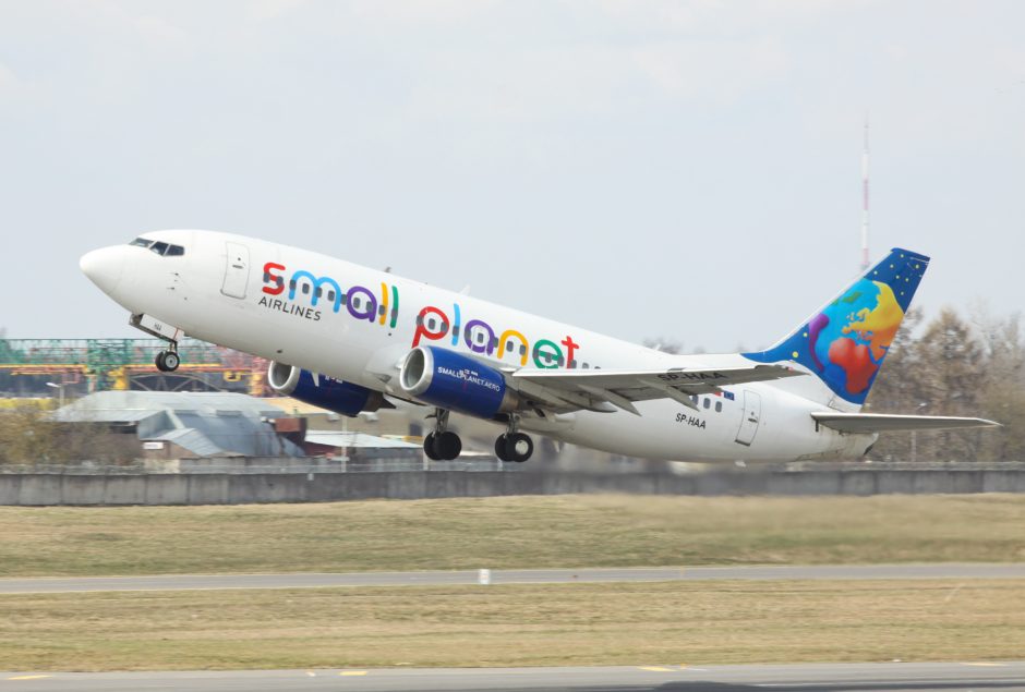 „Small Planet Airlines“ sumokėjus skolas, sulaikytas lėktuvas galės vėl skristi 