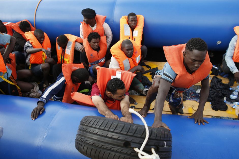 Prancūzija skelbia veiksmų planą Lamanšą kertančių migrantų sustabdymui