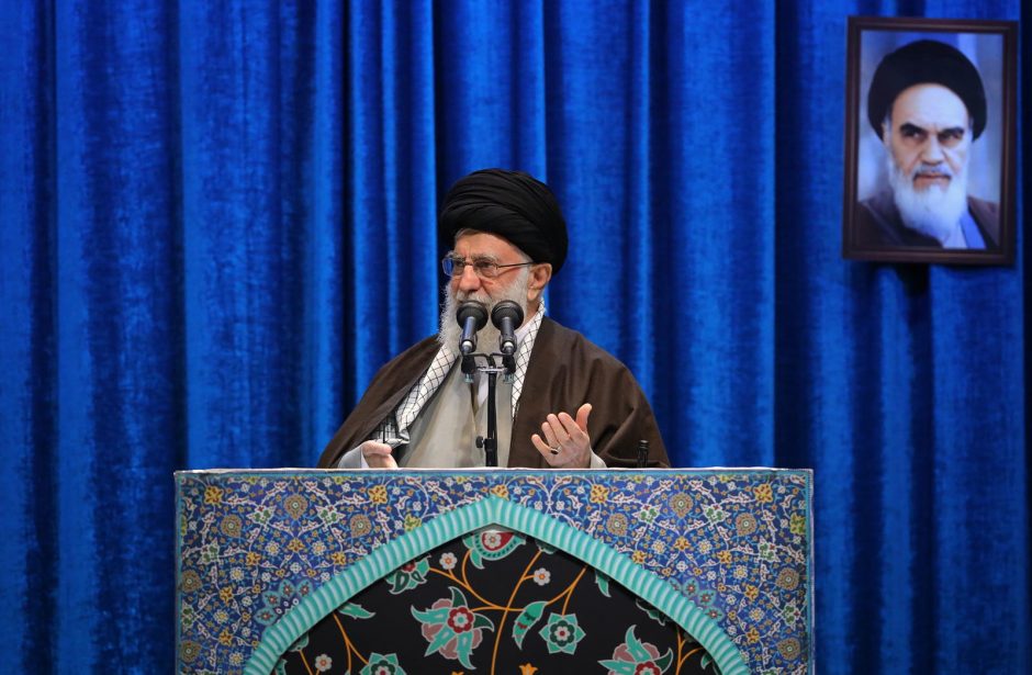 Irano aukščiausiasis lyderis kritikuoja JAV, stringant branduolinėms deryboms 