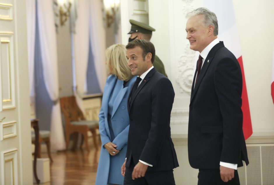 Prancūzijos prezidentui E. Macronui suteiktas VU garbės daktaro vardas