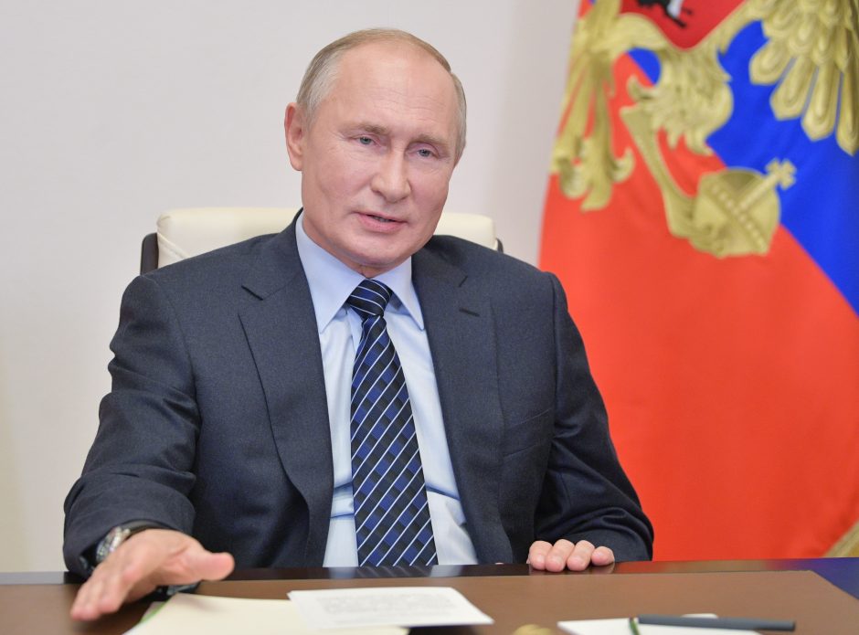 V. Putinas sako esąs pasirengęs bet kuriuo metu susitikti su Ukrainos lyderiu Maskvoje