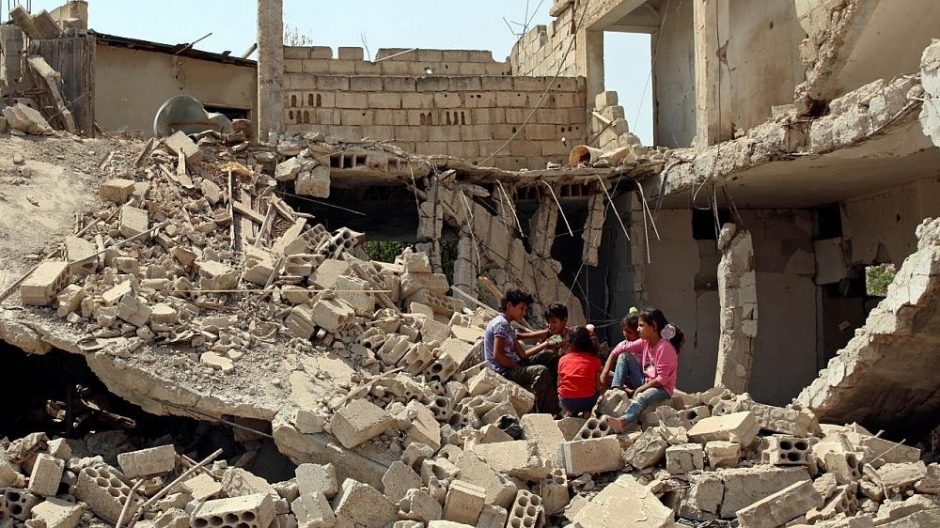 Netoli Sirijos Deir ez Zoro miesto per antskrydžius žuvo 19 civilių
