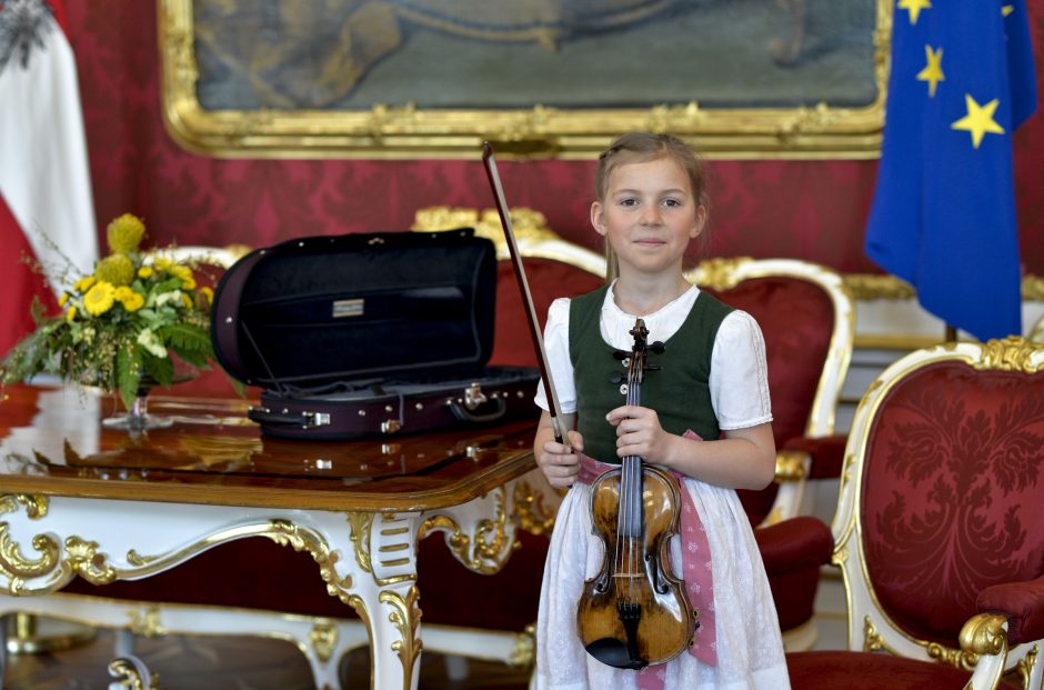 W. A. Mozarto vaikystės smuikas skambės Kinijoje