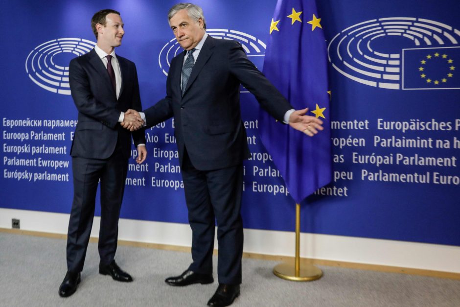 „Facebook“ vadovas atsiprašė europarlamentarų