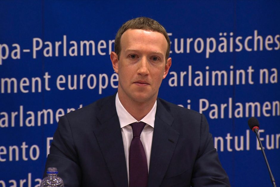 „Facebook“ vadovas atsiprašė europarlamentarų