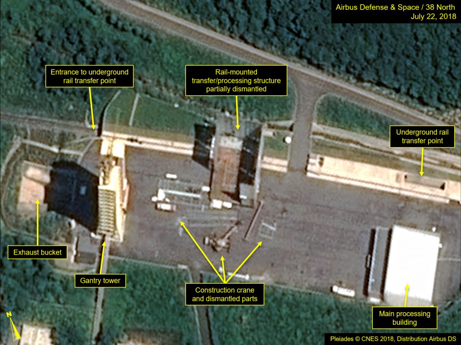 Šiaurės Korėja pradėjo likviduoti raketų bandymų poligoną
