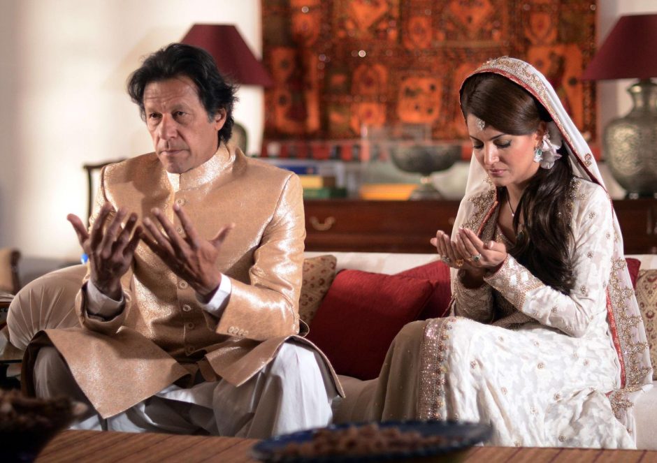 Pakistano kriketo legenda Khanas vedė buvusią BBC žurnalistę