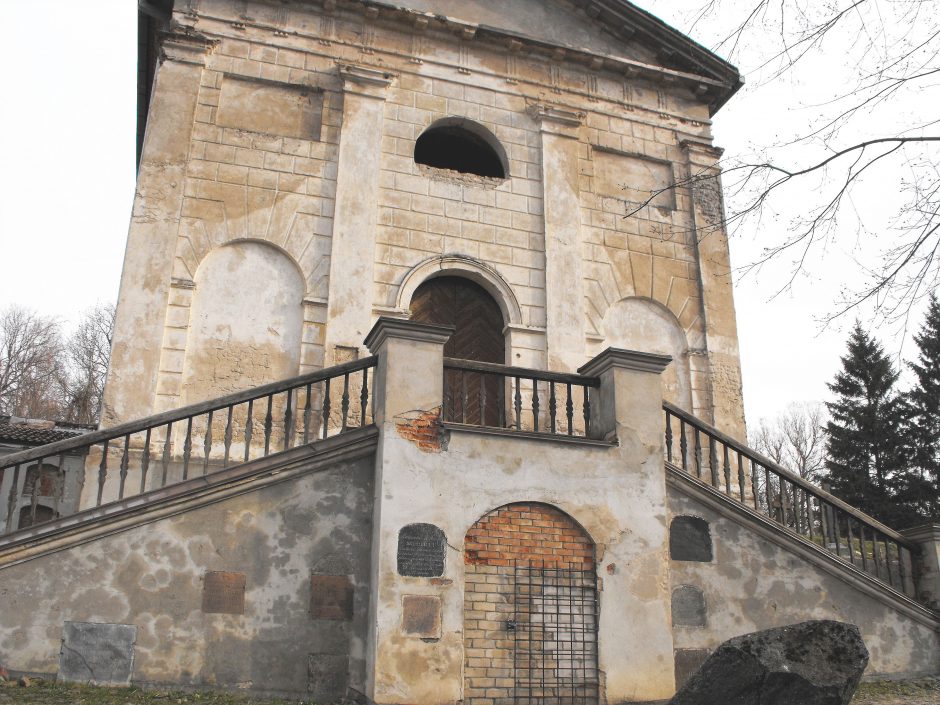 Išgražinta Vilniaus Bernardinų kapinių koplyčia