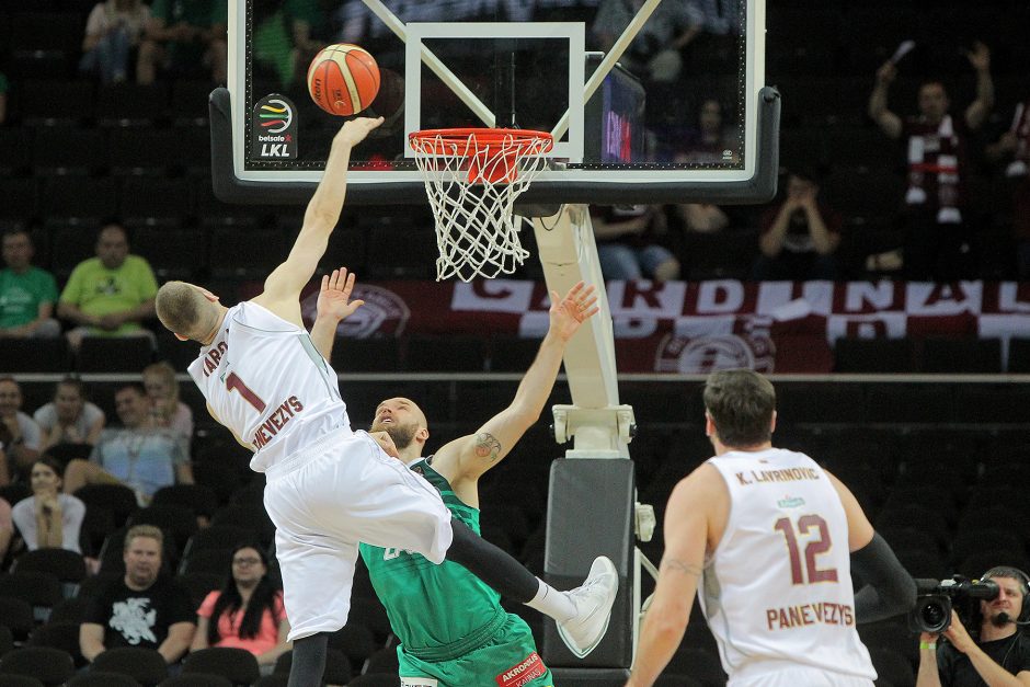 „Žalgirio“ krepšininkai LKL pusfinalį pradėjo triuškinančia pergale