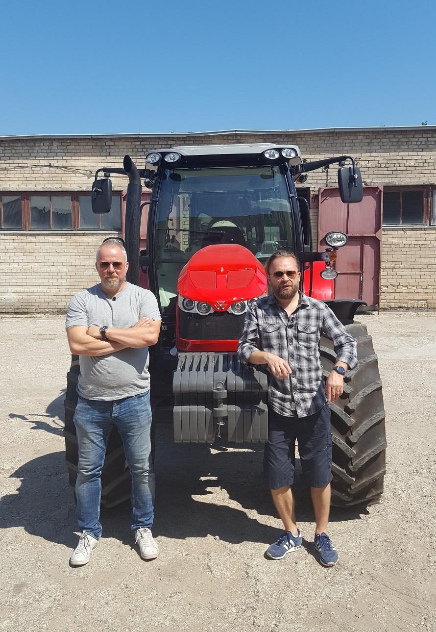 Naujame TV projekte – M. Starkaus ir V. Radzevičiaus kelionė po Lietuvą traktoriais