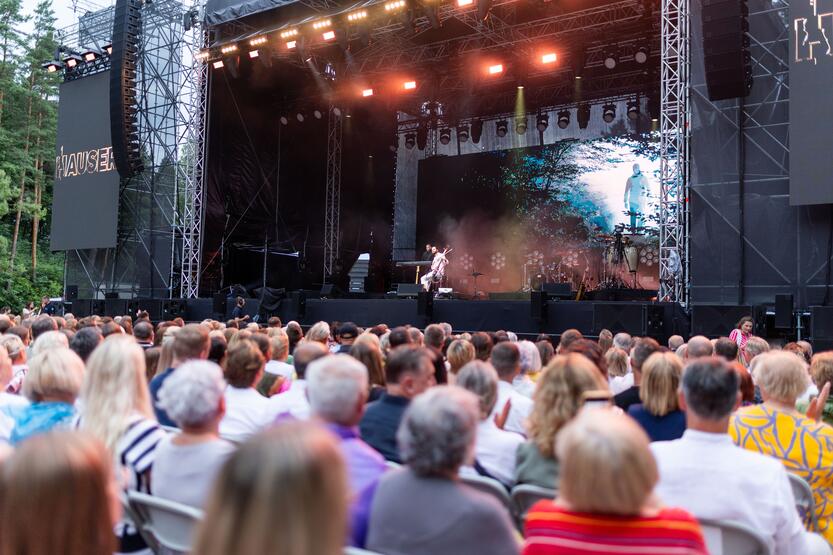 Atlikėjo S. Hauserio koncertas Kalnų parke