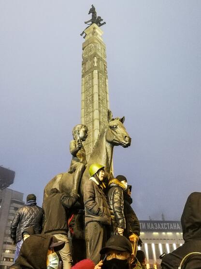 Policijos pajėgos Kazachstane tramdo protestuojančius gyventojus