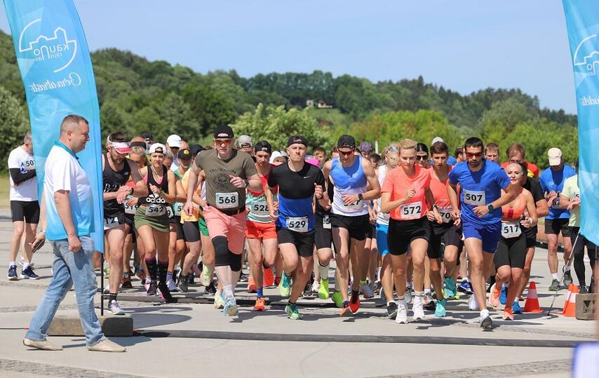 Populiarumas: tarp daugiau kaip 400 dalyvių savo jėgas pasirinkto ilgio trasose išbandė bėgikai iš mūsų šalies, Estijos, Lenkijos ir net Ispanijos. 