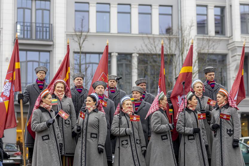 Vilniuje – iškilminga vėliavų pakėlimo ceremonija