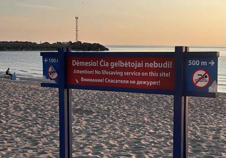 Įspėjo: Pirmajame Melnragės paplūdimyje, netoli šiaurinio molo, pastatytas ženklas, kuris perspėja, kad šioje vietoje gelbėtojų nėra.