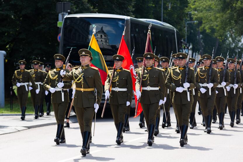 Lietuvos ginkluotųjų pajėgų vėliavų, būrių ir vadų rikiuotė