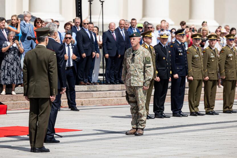 Lietuvos ginkluotųjų pajėgų vėliavų, būrių ir vadų rikiuotė