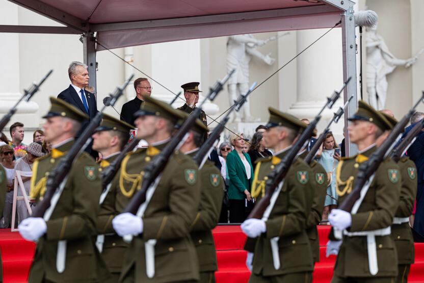 Lietuvos ginkluotųjų pajėgų vėliavų, būrių ir vadų rikiuotė