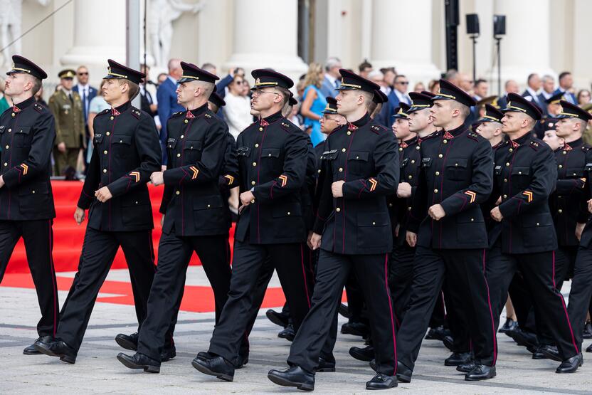 Lietuvos ginkluotųjų pajėgų vėliavų, būrių ir vadų rikiuotė