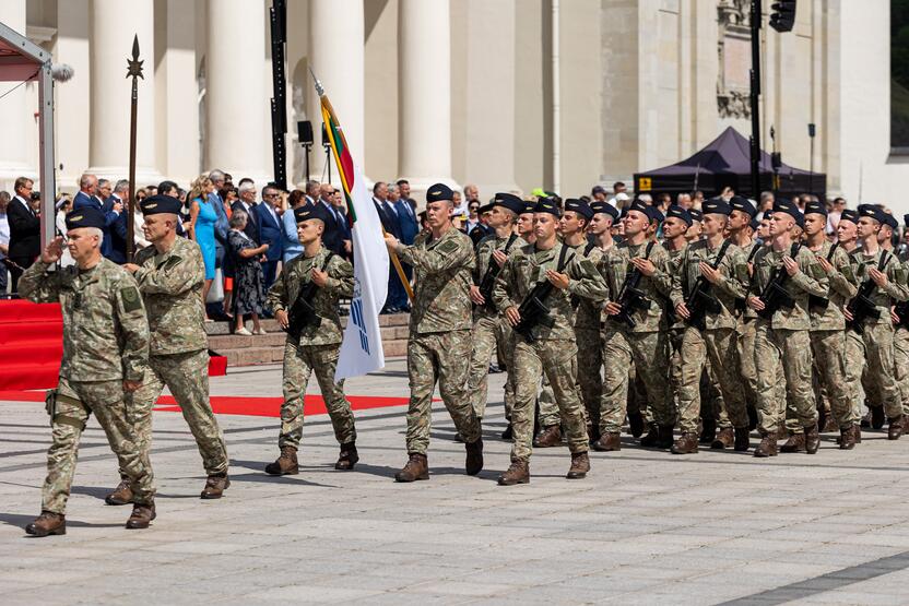 Lietuvos ginkluotųjų pajėgų vėliavų, būrių ir vadų rikiuotė