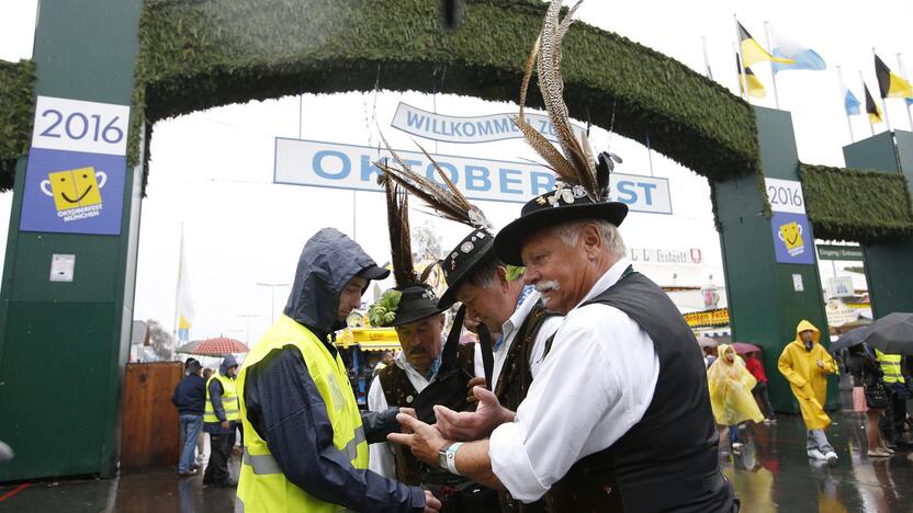 Prasidėjo alaus festivalis „Oktoberfest“