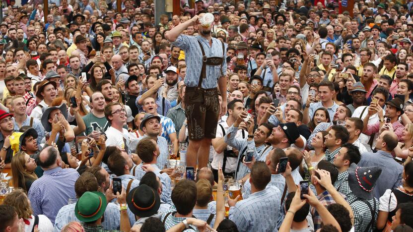 Prasidėjo alaus festivalis „Oktoberfest“