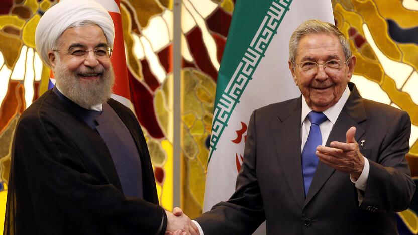 Hassan Rouhani (kairėje) ir Raul Castro (dešinėje)