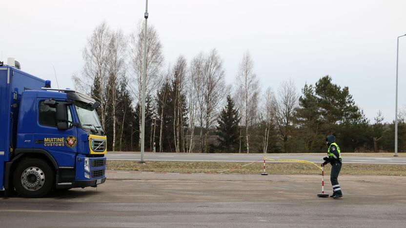 Muitinės ir policijos reidas