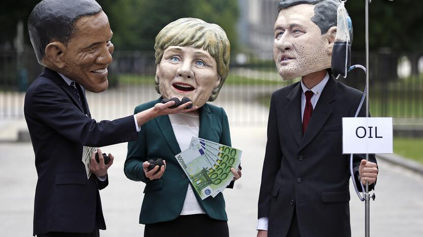 Barackas Obama, Vokietijos kanclerė Angela Merkel ir Kanados premjeras Stephenas Harperis