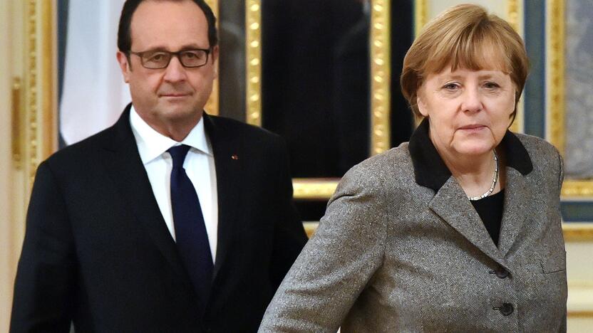 Francois Hollande ir Angela Merkel