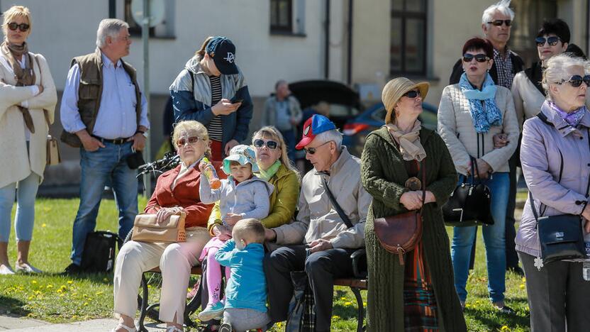 "Meridianas" išskleidė bure