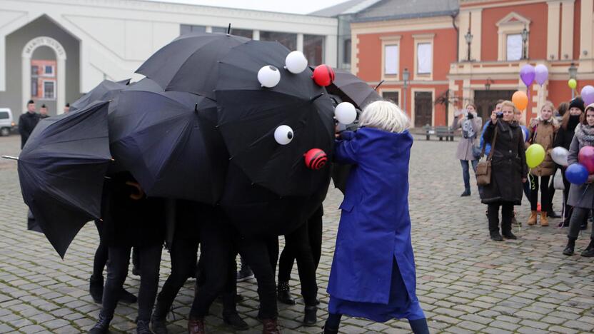 Antikorupcijos akcija teatro aikštėje