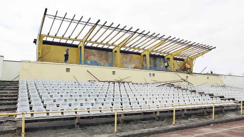 Stadione nebeliko VIP tribūnos