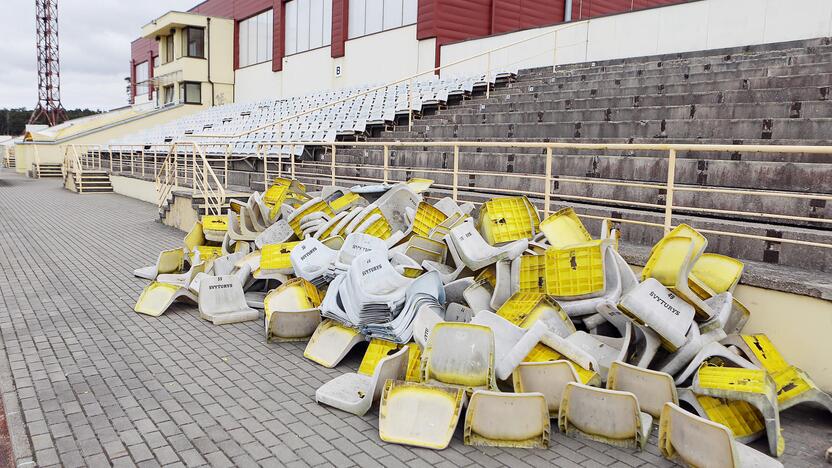 Stadione nebeliko VIP tribūnos