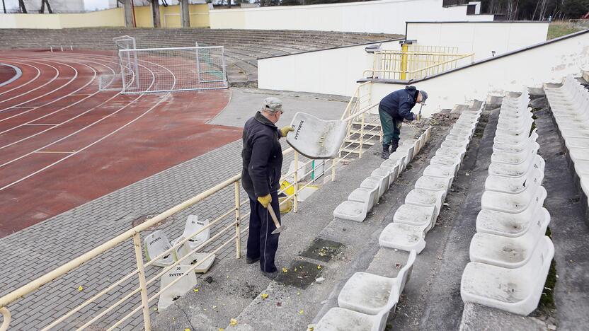 Stadione nebeliko VIP tribūnos